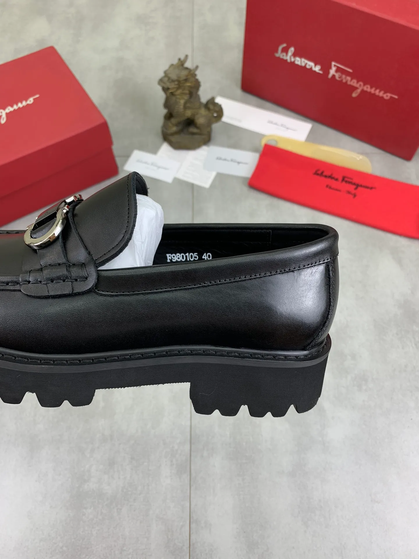Men's Men's Shoes 💰P460💰[New Style] Water-dyed Niuli 🆘[Salvatore Ferragamo] Ferragamo's latest casual business leather shoes for men! Available at counters simultaneously! The fabric is made of specially imported original calfskin, the lining is made of imported water-dyed cowhide, and the original lightweight foam outsole is absolutely luxurious and leads the fashion trend. Matching code: 38-45; 4️⃣ colors available